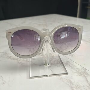 Lite Gray Sumglasses